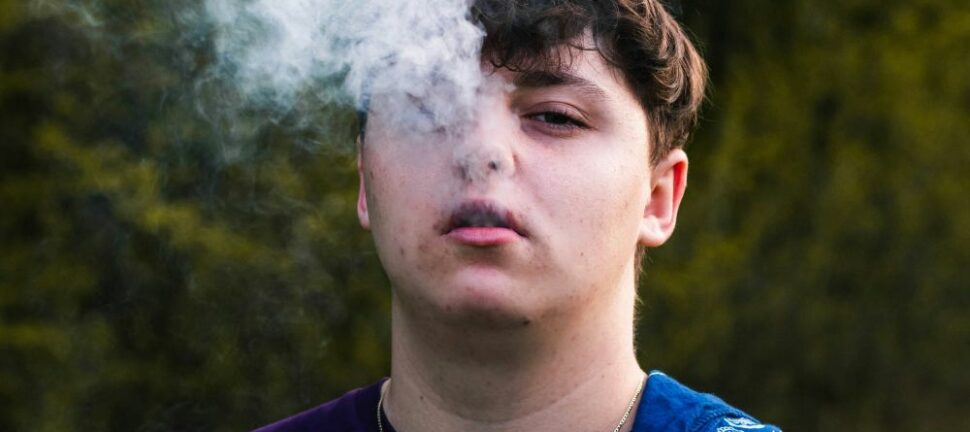 Rökpipor: En blick på traditionella och moderna tillverkningsmetoder